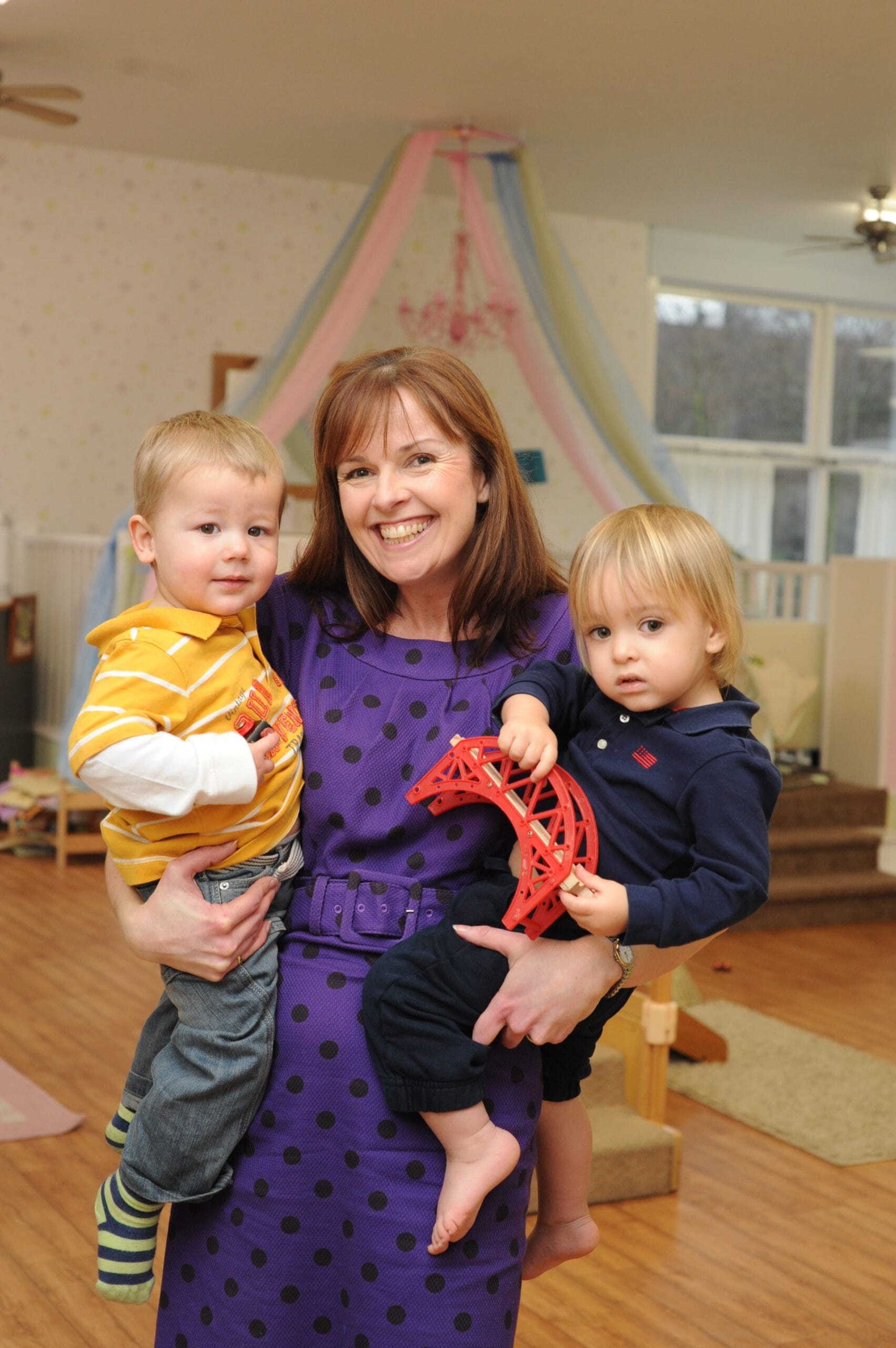 Sarah STEEL with two children