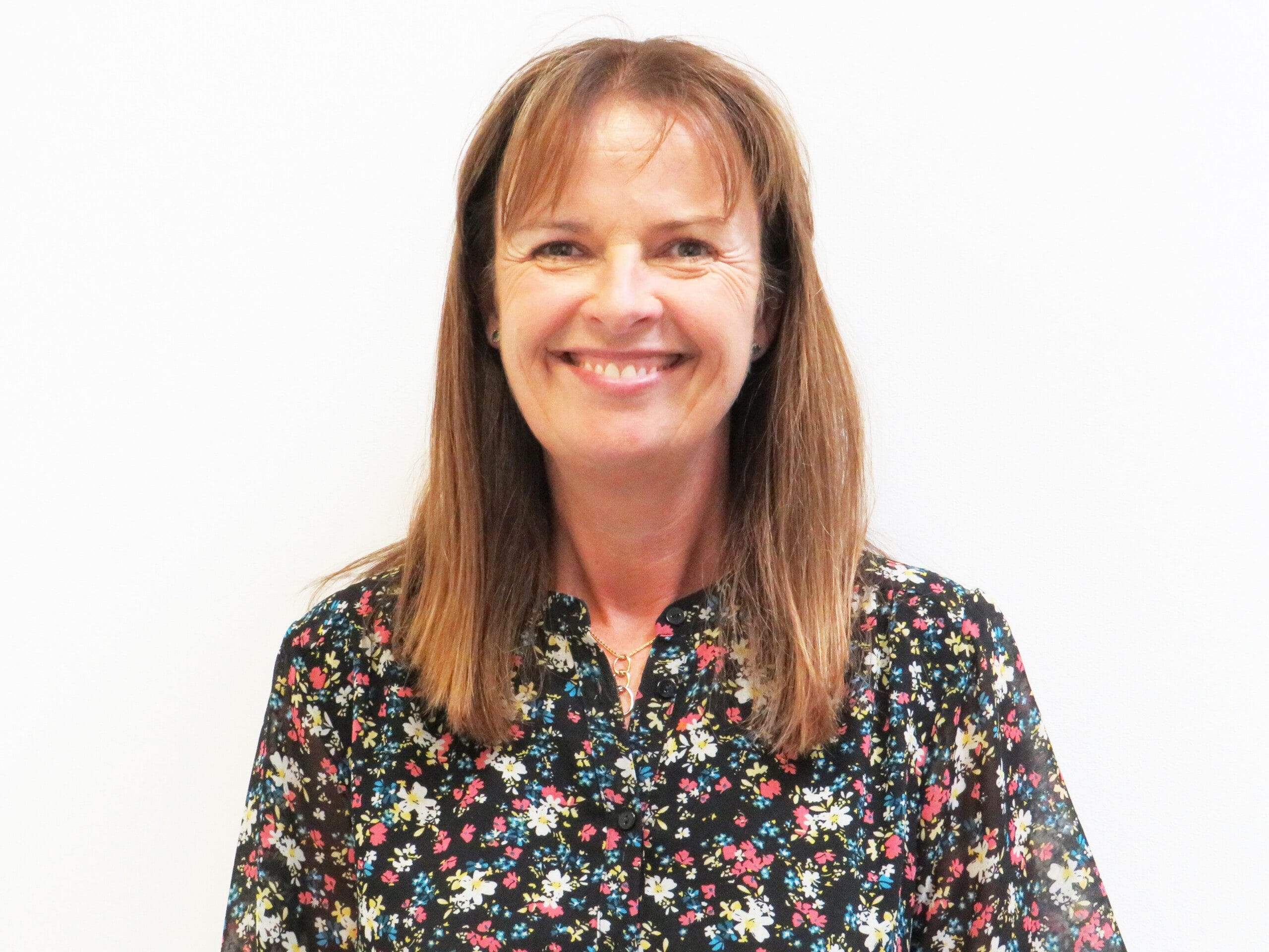 Sarah Steel – Headshot